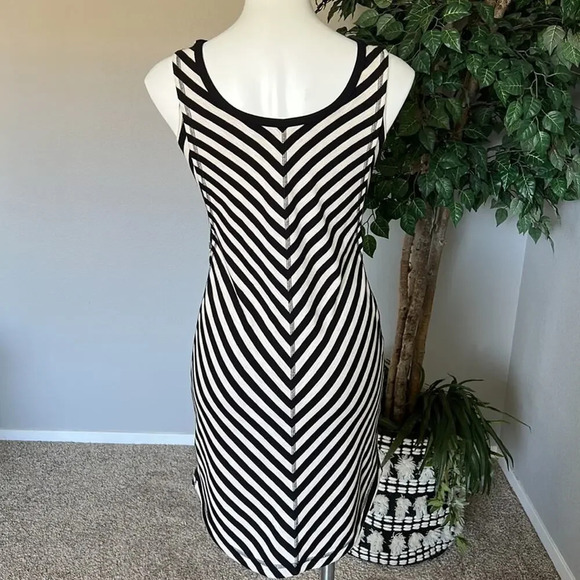 Athleta Women's San Remo Striped White/Black Tank Dress - Picture 5 of 7